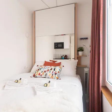 Super Mini - 2 Pax, Bed * Parigi